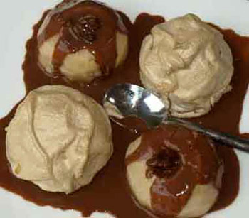baked_apple_meringue_and_chocolate_sauce